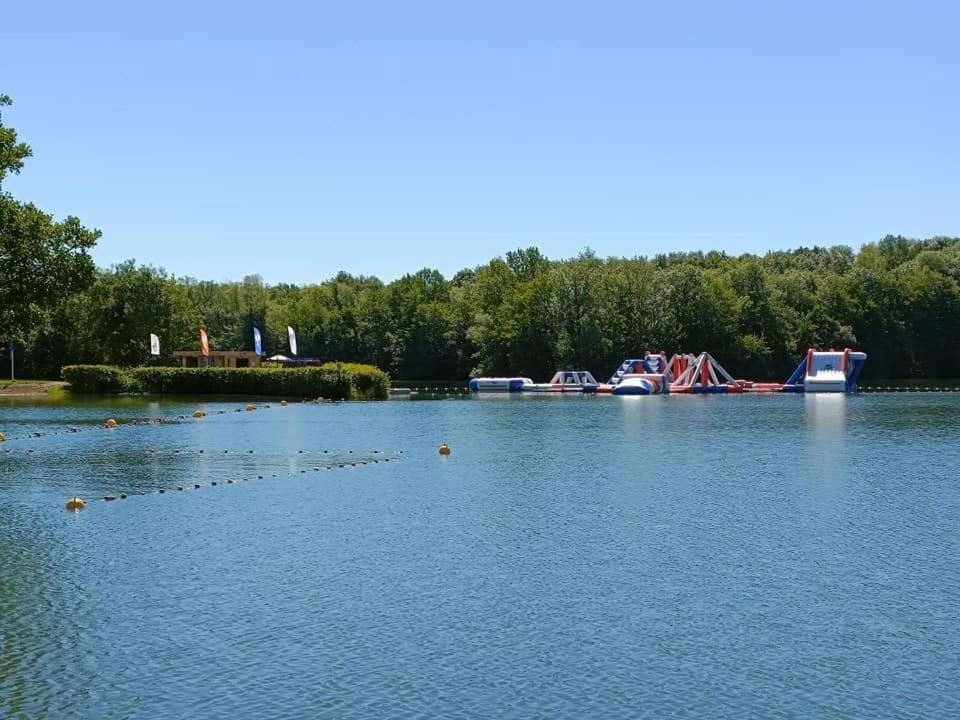 Vila Les Fontaines Laives Exteriér fotografie