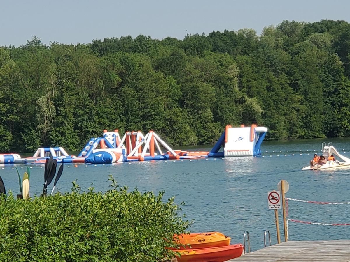 Vila Les Fontaines Laives Exteriér fotografie