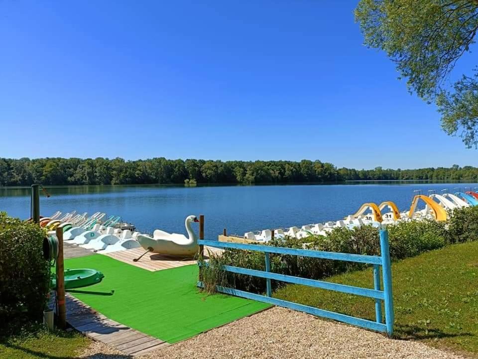 Vila Les Fontaines Laives Exteriér fotografie