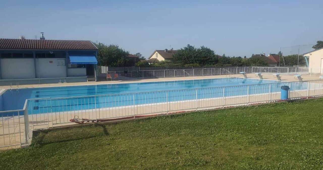 Vila Les Fontaines Laives Exteriér fotografie